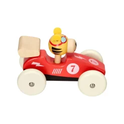 Auto de madera con personaje