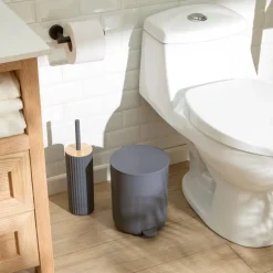 Cepillo de limpieza para baño