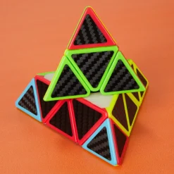 Cubo mágico pirámide