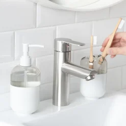 Dispensador plástico de jabón Adams 300 ml