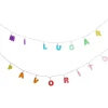 Guirnalda con luces y letras