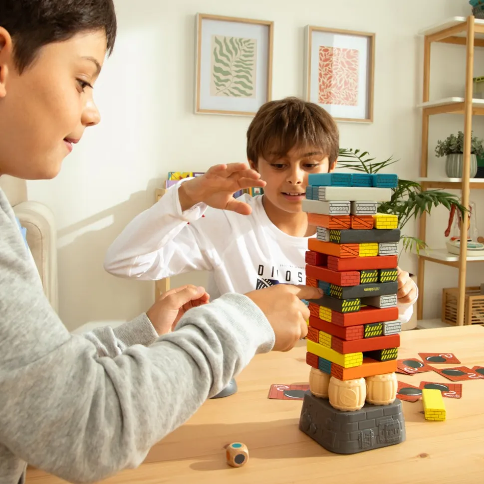 Juego “Yenga explosiva”