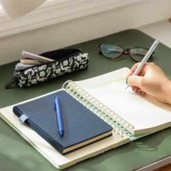 Libreta grande con lápiz 96 hojas con cuadros