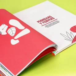 Libro de actividades en papel