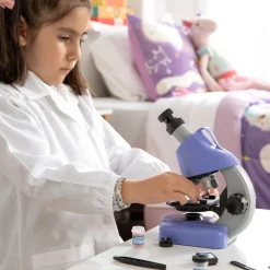 Microscopio con luz LED