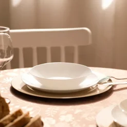 Plato de sopa blanco básico